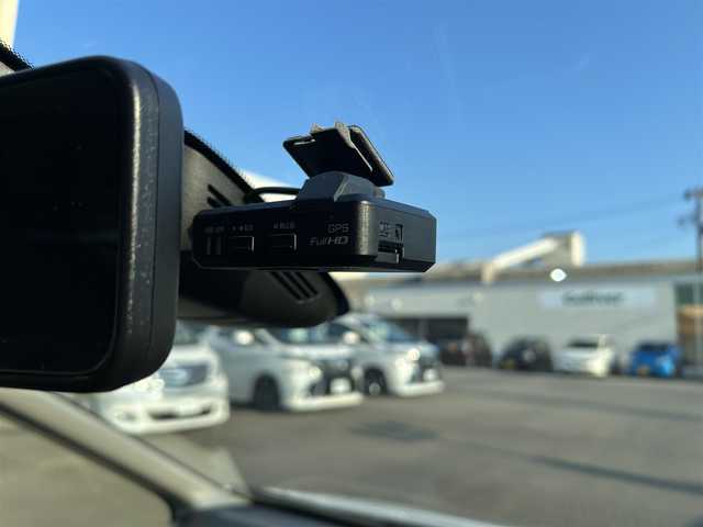 日産 セレナ ハイウェイスター Vセレクション 山形県 2017(平29)年 11.4万km ブリリアントホワイトパール 衝突被害軽減システム/フリップダウンモニター/純正HDDナビ/　　【CD　DVD　BT　フルセグ　MSV　AUX　USB】/全周囲カメラ/両側パワースライドドア/追従型クルーズコントロール/純正15インチアルミホイール/純正フロアマット/ドライブレコーダー/電動格納ウィンカーミラー/WAAC/コーナーセンサー/インテリジェントキー×２/ETC