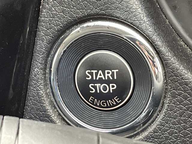 日産 エクストレイル 20Xi 千葉県 2018(平30)年 3.3万km ブリリアントホワイトパール 4WD/純正SDナビ&フルセグTV&CD&DVD&USB&BT/プロパイロット/アダプティブクルーズコントロール/レーンキープアシスト/エマージェンシーブレーキ/コーナーセンサー/アイドリングストップ/側方支援/後側方支援/駐車支援/純正ドライブレコーダー/デジタルインナーミラー/パワーバックドア/カプロンシート/ステアリングスイッチ/全方位カメラ/ビルトインETC/LEDヘッドライト/オートライト/フロントフォグランプ/電動格納ミラー/ウィンカーミラー/ドアミラーヒーター/電動ホールド/オートホールド/純正18インチAW装着/純正フロアマット/純正ドアバイザー/プッシュスタート/スマートキー