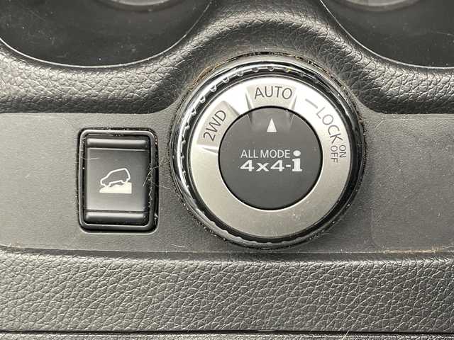 日産 エクストレイル 20Xi 千葉県 2018(平30)年 3.3万km ブリリアントホワイトパール 4WD/純正SDナビ&フルセグTV&CD&DVD&USB&BT/プロパイロット/アダプティブクルーズコントロール/レーンキープアシスト/エマージェンシーブレーキ/コーナーセンサー/アイドリングストップ/側方支援/後側方支援/駐車支援/純正ドライブレコーダー/デジタルインナーミラー/パワーバックドア/カプロンシート/ステアリングスイッチ/全方位カメラ/ビルトインETC/LEDヘッドライト/オートライト/フロントフォグランプ/電動格納ミラー/ウィンカーミラー/ドアミラーヒーター/電動ホールド/オートホールド/純正18インチAW装着/純正フロアマット/純正ドアバイザー/プッシュスタート/スマートキー