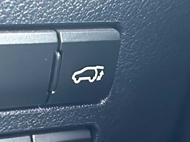 レクサス ＮＸ 300h Iパッケージ 岡山県 2018(平30)年 8.4万km ソニッククォーツ パノラマルーフ/純正メモリーナビ/フルセグTV/USB/Micro-SD/DVD/Blu-ray/Bluetooth/プレミアムサウンド10スピーカー/パノラミックビューモニター/プリクラッシュセーフティシステムセット/・レーダークルーズコントロール/・プリクラッシュセーフティ/・レーンキープアシスト/純正18インチAW/3眼LEDオートヘッドライト/パワーバックドア/専用赤革スポーツシート/シートヒーター/ドライブレコーダー/禁煙車/保証書