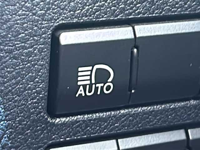 レクサス ＮＸ 300h Iパッケージ 岡山県 2018(平30)年 8.4万km ソニッククォーツ パノラマルーフ/純正メモリーナビ/フルセグTV/USB/Micro-SD/DVD/Blu-ray/Bluetooth/プレミアムサウンド10スピーカー/パノラミックビューモニター/プリクラッシュセーフティシステムセット/・レーダークルーズコントロール/・プリクラッシュセーフティ/・レーンキープアシスト/純正18インチAW/3眼LEDオートヘッドライト/パワーバックドア/専用赤革スポーツシート/シートヒーター/ドライブレコーダー/禁煙車/保証書