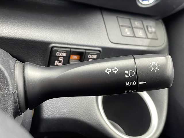 トヨタ シエンタ ハイブリッド G 栃木県 2022(令4)年 4万km ブラックマイカ メモリナビ/(CD/ワンセグTV/Bluetooth)/バックカメラ/スマートキー/クルーズコントロール/ドライブレコーダー/両側パワースライドドア/LEDヘッドライト/革巻きステアリング/ウィンカーミラー/電動格納ミラー