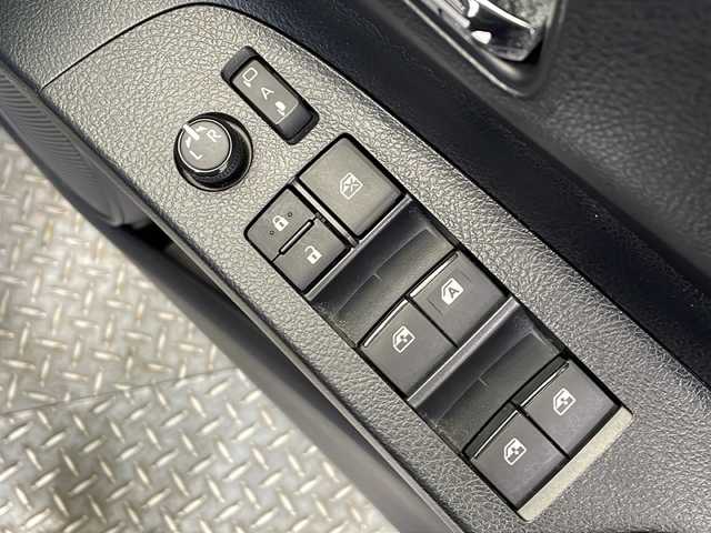トヨタ シエンタ ハイブリッド G 栃木県 2022(令4)年 4万km ブラックマイカ メモリナビ/(CD/ワンセグTV/Bluetooth)/バックカメラ/スマートキー/クルーズコントロール/ドライブレコーダー/両側パワースライドドア/LEDヘッドライト/革巻きステアリング/ウィンカーミラー/電動格納ミラー