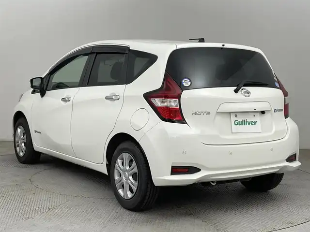 日産 ノート e－パワー B FOUR 道央・札幌 2019(令1)年 2.2万km ホワイト ・4WD/・寒冷地仕様/・社外ＳＤナビ/・Bluetooth/FM/AM/・バックカメラ/・衝突軽減防止/・レーンキープアシスト/・クリアランスソナー/・アイドリングストップ/・横滑り防止装置/・ＥＴＣ/・オートライト/・ＨＩＤヘッドライト/・スマートキー/・スペアキー/・プッシュスタート/・社外フロアマット/・保証書/・取扱説明書