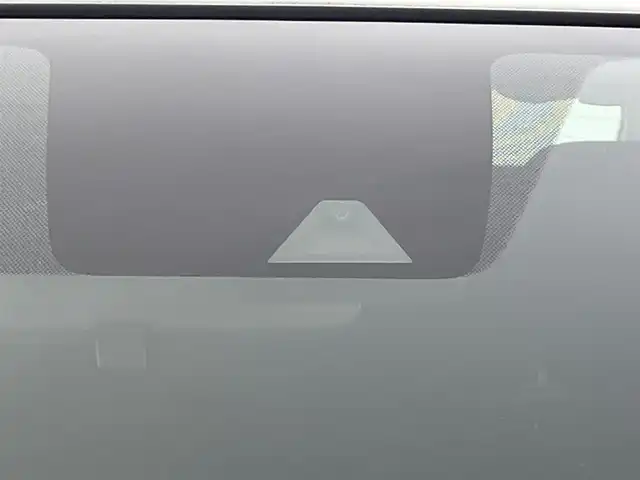 日産 ノート e－パワー B FOUR 道央・札幌 2019(令1)年 2.2万km ホワイト ・4WD/・寒冷地仕様/・社外ＳＤナビ/・Bluetooth/FM/AM/・バックカメラ/・衝突軽減防止/・レーンキープアシスト/・クリアランスソナー/・アイドリングストップ/・横滑り防止装置/・ＥＴＣ/・オートライト/・ＨＩＤヘッドライト/・スマートキー/・スペアキー/・プッシュスタート/・社外フロアマット/・保証書/・取扱説明書