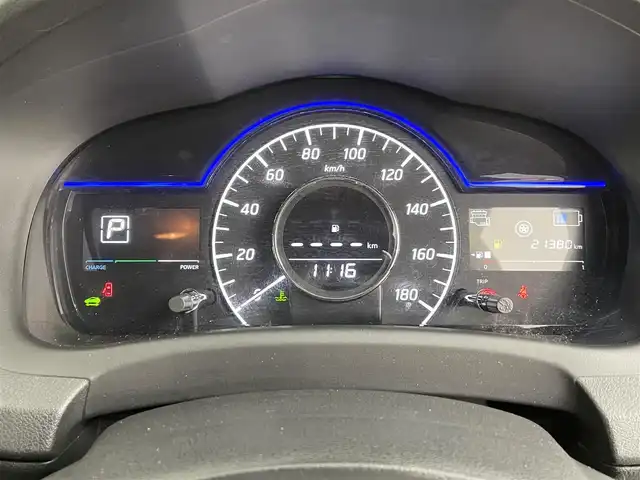 日産 ノート e－パワー B FOUR 道央・札幌 2019(令1)年 2.2万km ホワイト ・4WD/・寒冷地仕様/・社外ＳＤナビ/・Bluetooth/FM/AM/・バックカメラ/・衝突軽減防止/・レーンキープアシスト/・クリアランスソナー/・アイドリングストップ/・横滑り防止装置/・ＥＴＣ/・オートライト/・ＨＩＤヘッドライト/・スマートキー/・スペアキー/・プッシュスタート/・社外フロアマット/・保証書/・取扱説明書
