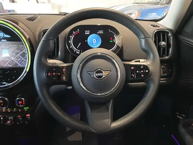 ＭＩＮＩ ＢＭＷ ミニ クロスオーバー クーパー SD オール4 道央・札幌 2023(令5)年 0.5万km 白 CLASSIC TRIM/ハイグロスブラックルーフレール/ピアノブラックエクステリア/18インチアロイホイールピンスポークブラック/純正HDDナビ/バックカメラ/PDC/パーキングアシスト/ハーフレザーシート/シートヒーター/LED/ACC/パワーテールゲート