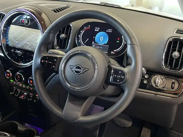ＭＩＮＩ ＢＭＷ ミニ クロスオーバー クーパー SD オール4 道央・札幌 2023(令5)年 0.5万km 白 CLASSIC TRIM/ハイグロスブラックルーフレール/ピアノブラックエクステリア/18インチアロイホイールピンスポークブラック/純正HDDナビ/バックカメラ/PDC/パーキングアシスト/ハーフレザーシート/シートヒーター/LED/ACC/パワーテールゲート