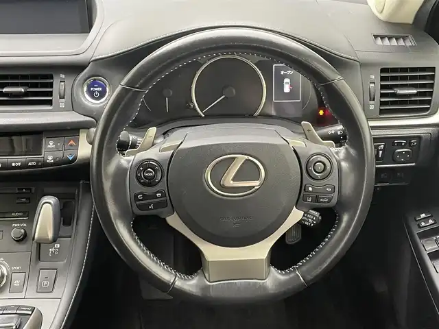 レクサス ＣＴ 200h 兵庫県 2019(令1)年 7.2万km ソニッククォーツ 純正SDナビ/フルセグ CD DVD BT MSV/バックカメラ/ビルトインETC2.0/シートヒーター/レーダークルーズコントロール/プリクラッシュセーフティー/LDA/ヘッドライトレベライザー/オートライト/オートハイビーム/純正15インチアルミホイール/純正フロアマット/ドアバイザー/スマートキー/スペアキー