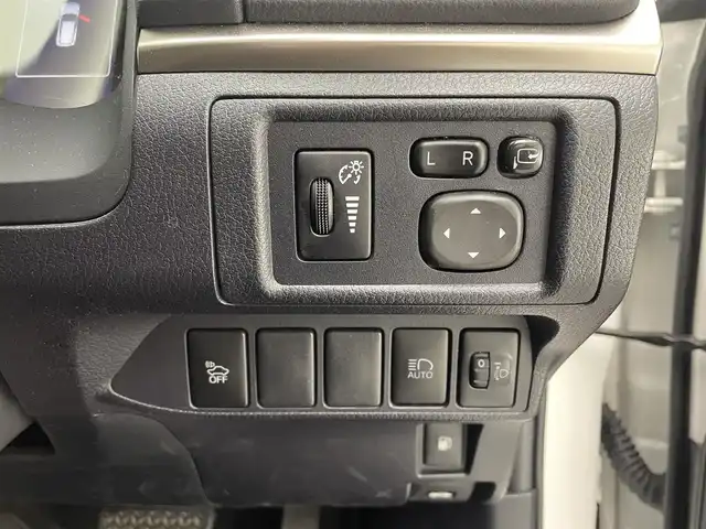 レクサス ＣＴ 200h 兵庫県 2019(令1)年 7.2万km ソニッククォーツ 純正SDナビ/フルセグ CD DVD BT MSV/バックカメラ/ビルトインETC2.0/シートヒーター/レーダークルーズコントロール/プリクラッシュセーフティー/LDA/ヘッドライトレベライザー/オートライト/オートハイビーム/純正15インチアルミホイール/純正フロアマット/ドアバイザー/スマートキー/スペアキー