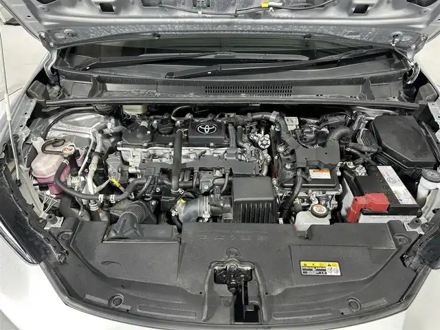 トヨタ プリウス X 佐賀県 2023(令5)年 5.6万km シルバーメタリック 社外7型ナビ/BlueTooth AM FM/バックカメラ/ETC/衝突軽減ブレーキ/レーンキープアシスト/レーダークルーズコントロール/ブラインドスポットモニター/革巻きステアリング/ステアリングスイッチ/オートライト/オートマチックハイビーム