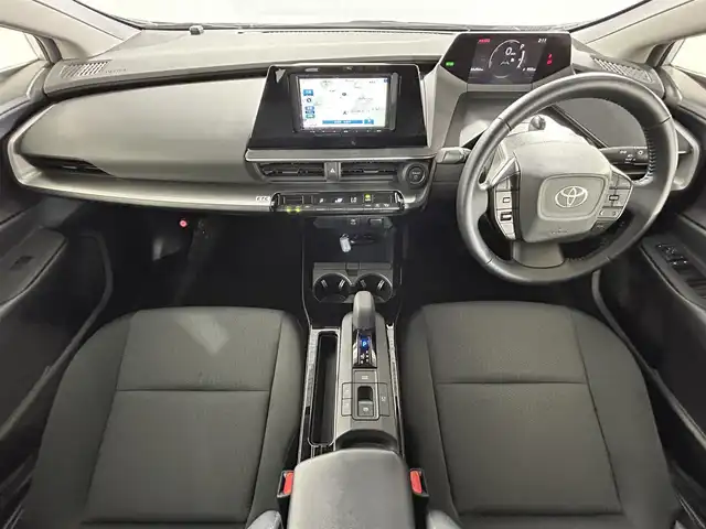トヨタ プリウス X 佐賀県 2023(令5)年 5.6万km シルバーメタリック 社外7型ナビ/BlueTooth AM FM/バックカメラ/ETC/衝突軽減ブレーキ/レーンキープアシスト/レーダークルーズコントロール/ブラインドスポットモニター/革巻きステアリング/ステアリングスイッチ/オートライト/オートマチックハイビーム