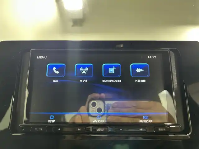 トヨタ プリウス X 佐賀県 2023(令5)年 5.6万km シルバーメタリック 社外7型ナビ/BlueTooth AM FM/バックカメラ/ETC/衝突軽減ブレーキ/レーンキープアシスト/レーダークルーズコントロール/ブラインドスポットモニター/革巻きステアリング/ステアリングスイッチ/オートライト/オートマチックハイビーム
