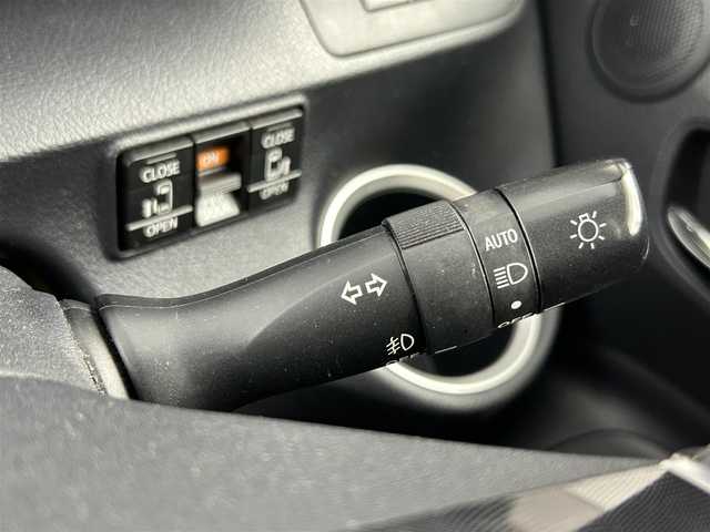 トヨタ シエンタ G クエロ 埼玉県 2020(令2)年 5.2万km ブラックマイカ トヨタセーフティーセンス/・衝突被害軽下装置/・レーンキープアシスト/純正メモリーナビ/Bluetooth/CD/DVD/全方位カメラ/両側パワースライドドア/ハーフレザーシート/前後ドライブレコーダー/ビルトインETC/ステアリングリモコン/本革巻きステアリング/LEDヘッドライト/フォグランプ/電格ウィンカーミラー/スペアキー1本