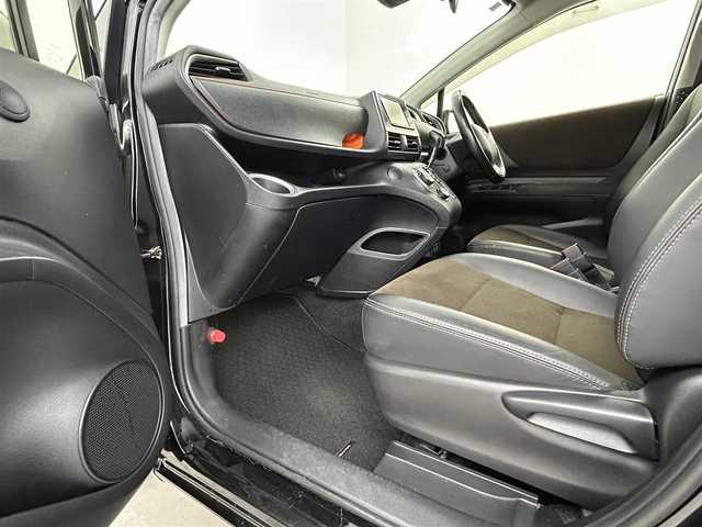トヨタ シエンタ G クエロ 埼玉県 2020(令2)年 5.2万km ブラックマイカ トヨタセーフティーセンス/・衝突被害軽下装置/・レーンキープアシスト/純正メモリーナビ/Bluetooth/CD/DVD/全方位カメラ/両側パワースライドドア/ハーフレザーシート/前後ドライブレコーダー/ビルトインETC/ステアリングリモコン/本革巻きステアリング/LEDヘッドライト/フォグランプ/電格ウィンカーミラー/スペアキー1本