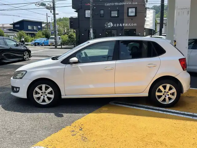 フォルクスワーゲン ポロ TSIハイライン 静岡県 2013(平25)年 9.8万km 白 純正CDデッキ/AUX/バックソナー/純正15インチAW/HIDヘッドライト/キーレス /スペアキー