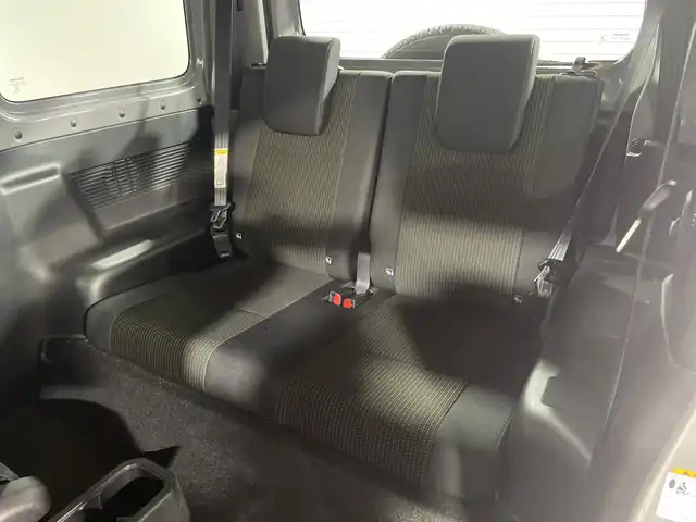 スズキ ジムニー XC 神奈川県 2020(令2)年 3.7万km ミディアムグレー 純正7型SDナビゲーション【CN-RZ765W】/AM FM Bluetooth フルセグ SD CD DVD USB/バックカメラ/セーフティサポート/デュアルセンサーブレーキサポート/誤発進抑制機能/車線逸脱警報機能/ふらつき警報/先行車発進お知らせ機能/標識認識機能/クルーズコントロール/ダウンヒルアシストコントロール/ビルトインETC/ステアリングリモコン/前方ドライブレコーダー/前席シートヒーター/純正フロアマット/純正16インチアルミホイル/LEDヘッドライト/オートライト/オートマチックハイビーム/フォグランプ