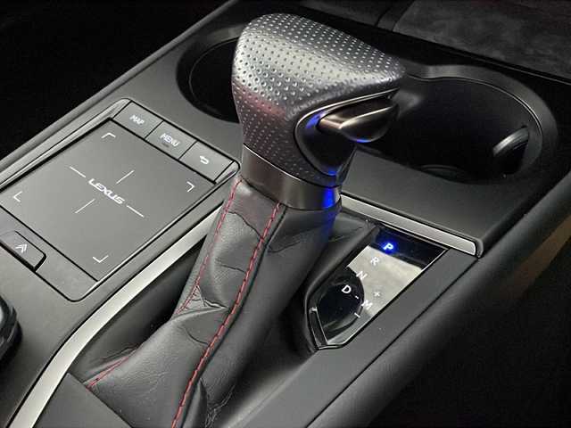 レクサス ＵＸ 200 Fスポーツ 福岡県 2021(令3)年 2.9万km ホワイトノーヴァガラスフレーク 純正メモリナビ/フルセグテレビ/バックカメラ/レザーシート/シートヒーター/アイドリングストップ/ウィンカーミラー/レーダークルーズコントロール/ドアバイザー/プッシュスタート/ETC2.0/パワーバックドア