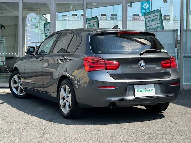 ＢＭＷ １１８ｉ スポーツ 青森県 2016(平28)年 4.7万km グレー 純正ナビ(BT/DVD/CD/ラジオ)/衝突被害軽減ブレーキ/クルーズコントロール/バックカメラ/レーンアシスト/LEDヘッドライト/フォグライト(F/R)/オートライト/プッシュスタート/夏タイヤゴム積込み/コーナーセンサー