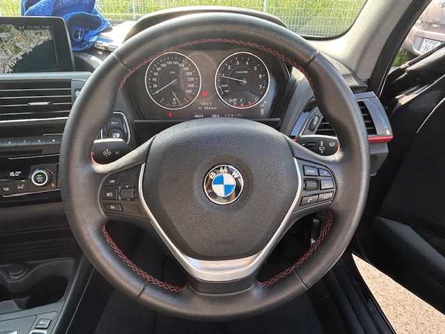 ＢＭＷ １１８ｉ スポーツ 青森県 2016(平28)年 4.7万km グレー 純正ナビ(BT/DVD/CD/ラジオ)/衝突被害軽減ブレーキ/クルーズコントロール/バックカメラ/レーンアシスト/LEDヘッドライト/フォグライト(F/R)/オートライト/プッシュスタート/夏タイヤゴム積込み/コーナーセンサー