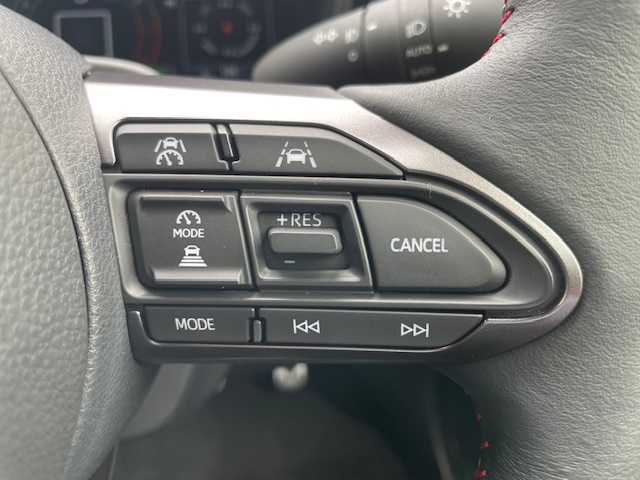 トヨタ ＧＲカローラ RZ 三重県 2024(令6)年 0.7万km ガンＭ カラーコード1L5プレシャスメタル/セーフティセンス/・プリクラッシュセーフティ/・レーントレーシングアシスト/・レーンディパーチャーアラート/・レーダークルーズコントロール/・オートマチックハイビーム/・ロードサインアシスト/・発進遅れ告知機能/1オーナー/4WD/ターボ/純正8型ディスプレイオーディオ/【Bluetooth/USB/Miracast】/バックカメラ/ビルトインETC/ドライブレコーダー/ハーフレザーシート/オートライト/LEDヘッドランプ/LEDフロントフォグランプ/235/40R18インチ純正AW/カーボンルーフ/プッシュスタート/スマートキー
