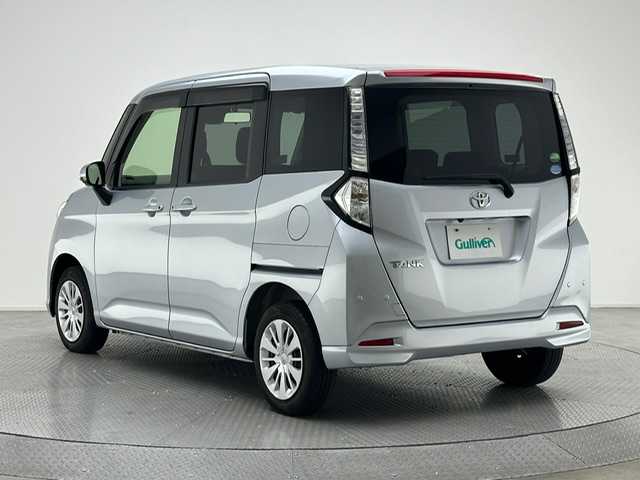 トヨタ タンク G 大阪府 2019(令1)年 2.4万km ブライトシルバーM ディーラーOPナビ（NSZT-W68T）/（フルセグ/CD/DVD/FM/AM/Bluetooth）/パノラマモニター/ビルトインETC/TVキャンセラー/スマートアシストIII/前後コーナーセンサー/LDA/ウインカーミラー/フォグ/純正フロアマット/ドアバイザー/前席シートヒーター/後席サンシェード/両側パワースライドドア
