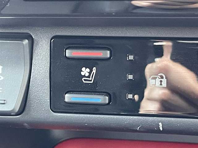 トヨタ ＲＡＶ４ アドベンチャー オフロードPKGⅡ 山梨県 2023(令5)年 1.6万km 緑 黒革シート/純正10.5インチディスプレイオーディオ/Bluetooth接続/フルセグTV/バックカメラ/ETC2.0/運転席パワーシート/前席シートヒーター/前席シートベンチレーション/電動リアゲート/ルーフレール/デジタルインナーミラー