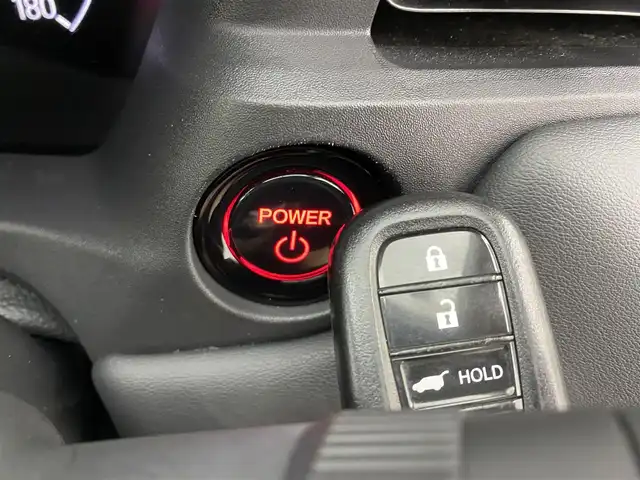 ホンダ ヴェゼル ハイブリッド e:HEV Z 宮城県 2021(令3)年 5.5万km プラチナホワイトパール 純正ナビ　/アダプティブクルーズコントロール　/衝突軽減ブレーキ　/路外逸脱抑制　/ブラインドスポットインフォメーション　/誤発信抑制/電動パーキングブレーキ/オートホールド/パワーバックドア　/ワイヤレス充電　/シートヒーター /ETC/前後ドライブレコーダー/バックモニター/LEDヘッドライト/純正18インチAW/センターコンソールイルミネーション /フルセグTV/CD/DVD/Bluetooth/禁煙車