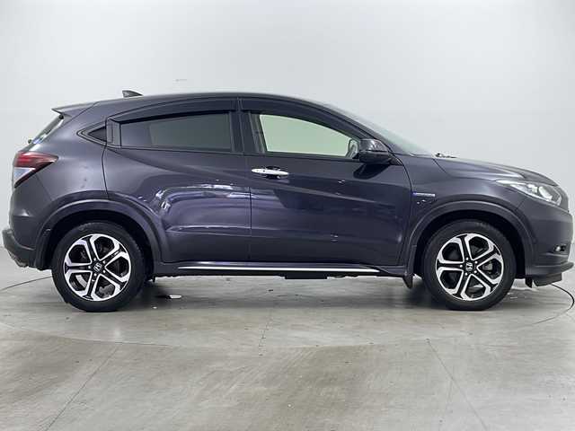 ホンダ ヴェゼル ハイブリッド Z ホンダセンシング 道央・札幌 2017(平29)年 5.8万km ルーセブラックM ・4WD/・寒冷地仕様/・純正ナビ&CD&DVD&SD&BT&フルセグ&USB/・バックカメラ/・ホンダセンシング/・レーダークルーズコントロール/・純正エンジンスターター/・コンフォートビューパッケージ/・ビルトインETC/・純正ドライブレコーダー/・前席シートヒーター/・ドアミラーヒーター/・LEDヘッドライト/・LEDフォグランプ/・スマートキー