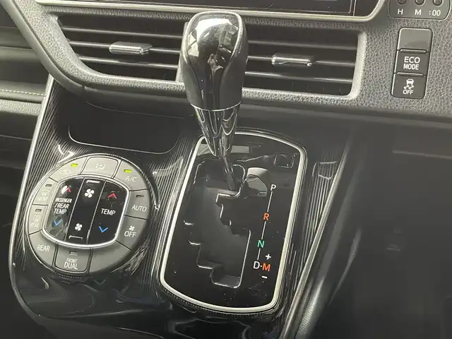トヨタ エスクァイア Gi プレミアムパッケージ ブラックテーラード 大阪府 2019(令1)年 1.2万km ブラック モデリスタエアロ 純正10incナビTV バックカメラ ハーフレザー シートヒーター クルーズコントロール 衝突軽減ブレーキ レーンアシスト オートハイビーム 両側パワースライドドア ドライブレコーダー ワンオーナー