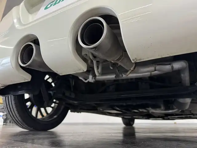 ダイハツ コペン タンレザーエディション 三重県 2009(平21)年 11.5万km ホワイトパールマイカ ガソリン・ターボ/FF/5F/CDチューナー（AM/FM/AUX/CD）/ETC/安全/・ABS/・助手席エアバッグ/など/装備/・タンレザーシート（本革）/・シートヒーター（D/N）/・純正MOMOステアリング（本革×木目調）/・マニュアルエアコン/・電動調整ドアミラー/・フロントフォグランプ/・パワーウインドウ/・パワーステアリング/・社外16inAW/・電波式キーレスエントリースイッチ/・メカニカルキーx2/など