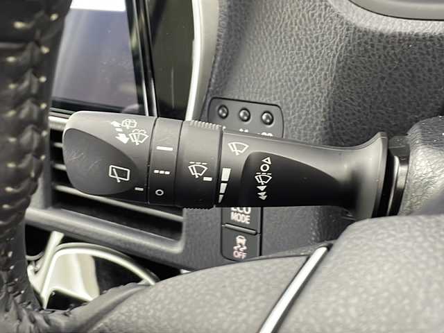トヨタ ヴォクシー ZS 煌Ⅱ 愛知県 2020(令2)年 3.5万km ブラック ・ZSの特別仕様車　煌II/・純正ナビ/・純正12.1型後席フリップダウンモニター/・純正アルミホイールあり/・フルセグTV/・両側電動スライドドア/・前方ドライブレコーダー(ナビ連動)/・ETCビルトイン2.0/・ファブリックシート/・フォグランプ/・TOYOTAセーフティセンス/・社外フロアマット/・純正バイザー/・革ハンドルカバー/・リアクーラー/・充電用USB/・クルーズコントロール/・パワーステアリング/・プッシュスタート/・エアロパーツ（フロントバンパー・フロントフェンダー・リヤバンパー・リヤスポイラー）