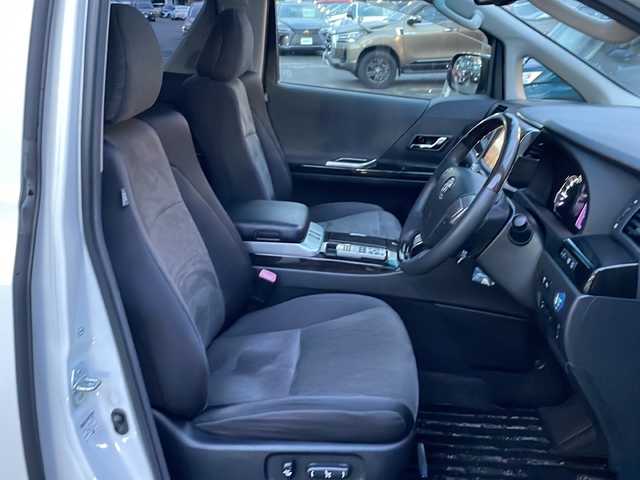 トヨタ ヴェルファイア ハイブリット ZR 岩手県 2013(平25)年 8.3万km ホワイトパールクリスタルシャイン 寒冷地仕様　サンルーフ　セーフティセンス　純正ナビ　純正フリップダウンモニター　全周囲Ｃ　フルセグ　両側電動スライド　メモリ付電動シート　電動リアゲート　ビルドインＥＴＣ　ＡＣ１００Ｖコンセント