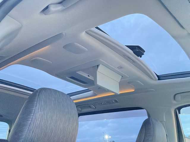 トヨタ ヴェルファイア ハイブリット ZR 岩手県 2013(平25)年 8.3万km ホワイトパールクリスタルシャイン 寒冷地仕様　サンルーフ　セーフティセンス　純正ナビ　純正フリップダウンモニター　全周囲Ｃ　フルセグ　両側電動スライド　メモリ付電動シート　電動リアゲート　ビルドインＥＴＣ　ＡＣ１００Ｖコンセント