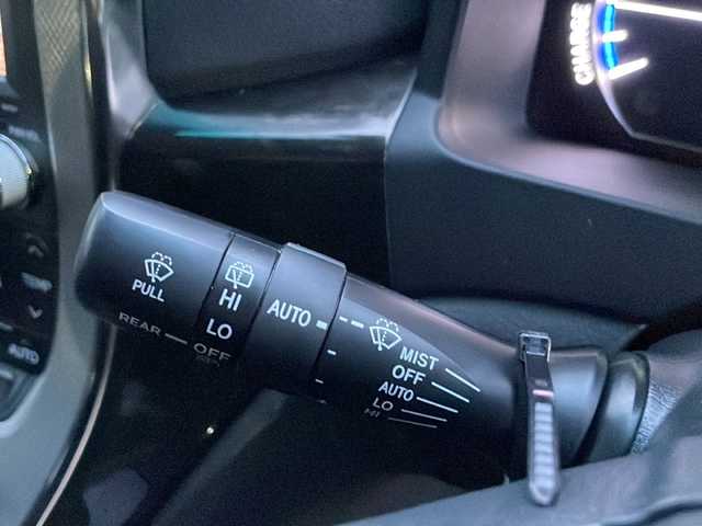 トヨタ ヴェルファイア ハイブリット ZR 岩手県 2013(平25)年 8.3万km ホワイトパールクリスタルシャイン 寒冷地仕様　サンルーフ　セーフティセンス　純正ナビ　純正フリップダウンモニター　全周囲Ｃ　フルセグ　両側電動スライド　メモリ付電動シート　電動リアゲート　ビルドインＥＴＣ　ＡＣ１００Ｖコンセント