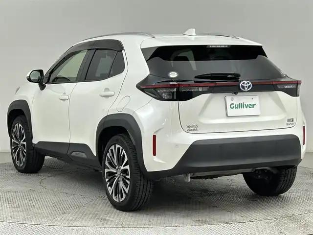 トヨタ ヤリスクロス ハイブリッド Z 道央・札幌 2021(令3)年 6.1万km ホワイトパールクリスタルシャイン ・４WD/・トヨタセーフティセンス/・プリクラッシュセーフティ/・レーンキープアシスト/・レーダークルーズコントロール/・オートハイビーム/・ブラインドスポットモニター/・リアクロストラフィックモニター/・ロードサインアシスト/・純正ディスプレイオーディオ/・ナビ/フルセグ/BT/USB/・アラウンドビューモニター/・ビルトインETC/・オートブレーキホールド/・ダウンヒルアシスト/・シートヒーター/・ドアロック連動ミラー/・プッシュスタート/・スマートキー/・横滑り防止装置