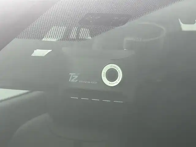 トヨタ ヤリスクロス ハイブリッド Z 道央・札幌 2021(令3)年 6.1万km ホワイトパールクリスタルシャイン ・４WD/・トヨタセーフティセンス/・プリクラッシュセーフティ/・レーンキープアシスト/・レーダークルーズコントロール/・オートハイビーム/・ブラインドスポットモニター/・リアクロストラフィックモニター/・ロードサインアシスト/・純正ディスプレイオーディオ/・ナビ/フルセグ/BT/USB/・アラウンドビューモニター/・ビルトインETC/・オートブレーキホールド/・ダウンヒルアシスト/・シートヒーター/・ドアロック連動ミラー/・プッシュスタート/・スマートキー/・横滑り防止装置