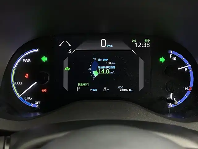 トヨタ ヤリスクロス ハイブリッド Z 道央・札幌 2021(令3)年 6.1万km ホワイトパールクリスタルシャイン ・４WD/・トヨタセーフティセンス/・プリクラッシュセーフティ/・レーンキープアシスト/・レーダークルーズコントロール/・オートハイビーム/・ブラインドスポットモニター/・リアクロストラフィックモニター/・ロードサインアシスト/・純正ディスプレイオーディオ/・ナビ/フルセグ/BT/USB/・アラウンドビューモニター/・ビルトインETC/・オートブレーキホールド/・ダウンヒルアシスト/・シートヒーター/・ドアロック連動ミラー/・プッシュスタート/・スマートキー/・横滑り防止装置