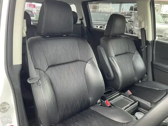 ホンダ オデッセイ アブソルート 福島県 2015(平27)年 8.7万km ホワイトオーキッドパール ４ＷＤ/純正ナビ/フルセグＴＶ/ＣＤ/ＤＶＤ/ＦＭ・ＡＭ/Ｂｌｕｅｔｏｏｔｈ/バックカメラ/片側パワスラ/レーンアシスト/衝突軽減ブレーキ/クルーズコントロール/社外センターコンソール/ＥＴＣ/純正フロアマット/ハーフレザーシート