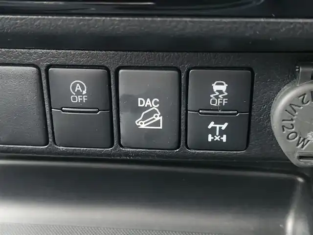 トヨタ ハイラックス Z GRスポーツ 群馬県 2022(令4)年 6.4万km アティチュードブラックマイカ 〇純正8インチナビ/〇パノラミックビューカメラ/〇プリクラッシュセーフティー/〇レーンディパーチャーアラート/〇アクティブトラクションコントロール/〇レーダークルーズコントロール/〇ETC/〇ドライブレコーダー/〇パドルシフト/〇ハーフレザーシート/〇パワーシート（運転席）/〇左右独立温度調整機能付オートエアコン/〇JAOS17インチアルミ/〇JAOSマッドガード/〇社外トノカバー/〇ハンドルカバー取付/〇スマートキー/〇禁煙車