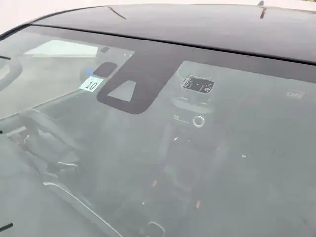 トヨタ ハイラックス Z GRスポーツ 群馬県 2022(令4)年 6.4万km アティチュードブラックマイカ 〇純正8インチナビ/〇パノラミックビューカメラ/〇プリクラッシュセーフティー/〇レーンディパーチャーアラート/〇アクティブトラクションコントロール/〇レーダークルーズコントロール/〇ETC/〇ドライブレコーダー/〇パドルシフト/〇ハーフレザーシート/〇パワーシート（運転席）/〇左右独立温度調整機能付オートエアコン/〇JAOS17インチアルミ/〇JAOSマッドガード/〇社外トノカバー/〇ハンドルカバー取付/〇スマートキー/〇禁煙車