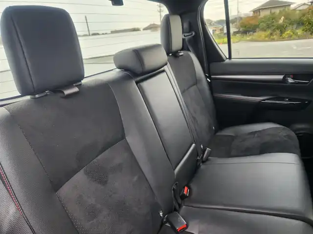 トヨタ ハイラックス Z GRスポーツ 群馬県 2022(令4)年 6.4万km アティチュードブラックマイカ 〇純正8インチナビ/〇パノラミックビューカメラ/〇プリクラッシュセーフティー/〇レーンディパーチャーアラート/〇アクティブトラクションコントロール/〇レーダークルーズコントロール/〇ETC/〇ドライブレコーダー/〇パドルシフト/〇ハーフレザーシート/〇パワーシート（運転席）/〇左右独立温度調整機能付オートエアコン/〇JAOS17インチアルミ/〇JAOSマッドガード/〇社外トノカバー/〇ハンドルカバー取付/〇スマートキー/〇禁煙車