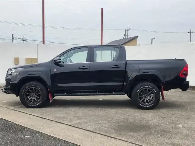 トヨタ ハイラックス Z GRスポーツ 群馬県 2022(令4)年 6.4万km アティチュードブラックマイカ 〇純正8インチナビ/〇パノラミックビューカメラ/〇プリクラッシュセーフティー/〇レーンディパーチャーアラート/〇アクティブトラクションコントロール/〇レーダークルーズコントロール/〇ETC/〇ドライブレコーダー/〇パドルシフト/〇ハーフレザーシート/〇パワーシート（運転席）/〇左右独立温度調整機能付オートエアコン/〇JAOS17インチアルミ/〇JAOSマッドガード/〇社外トノカバー/〇ハンドルカバー取付/〇スマートキー/〇禁煙車