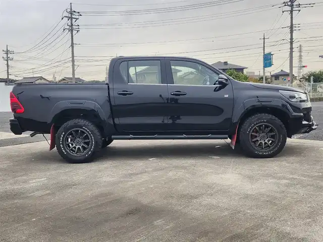 トヨタ ハイラックス Z GRスポーツ 群馬県 2022(令4)年 6.4万km アティチュードブラックマイカ 〇純正8インチナビ/〇パノラミックビューカメラ/〇プリクラッシュセーフティー/〇レーンディパーチャーアラート/〇アクティブトラクションコントロール/〇レーダークルーズコントロール/〇ETC/〇ドライブレコーダー/〇パドルシフト/〇ハーフレザーシート/〇パワーシート（運転席）/〇左右独立温度調整機能付オートエアコン/〇JAOS17インチアルミ/〇JAOSマッドガード/〇社外トノカバー/〇ハンドルカバー取付/〇スマートキー/〇禁煙車