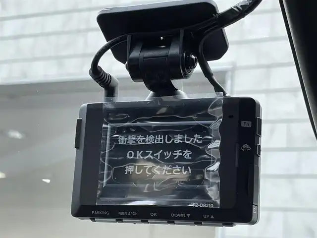 トヨタ ハイラックス Z GRスポーツ 群馬県 2022(令4)年 6.4万km アティチュードブラックマイカ 純正8インチナビ/全周囲カメラ/衝突軽減ブレーキ/レーンディパーチャーアラート/アクティブトラクションコントロール/レーダークルーズコントロール/ETC2.0/ドライブレコーダー/パドルシフト/ハーフレザーシート/パワーシート（運転席）/左右独立温度調整機能付オートエアコン/JAOS17インチアルミ/JAOSマッドガード/社外トノカバー