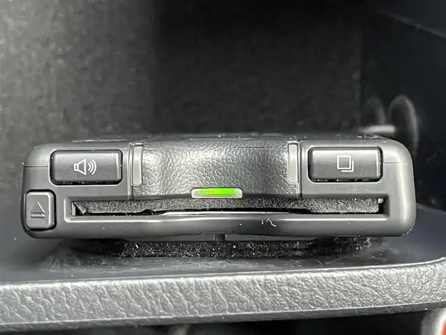 トヨタ ハイラックス Z GRスポーツ 群馬県 2022(令4)年 6.4万km アティチュードブラックマイカ 純正8インチナビ/全周囲カメラ/衝突軽減ブレーキ/レーンディパーチャーアラート/アクティブトラクションコントロール/レーダークルーズコントロール/ETC2.0/ドライブレコーダー/パドルシフト/ハーフレザーシート/パワーシート（運転席）/左右独立温度調整機能付オートエアコン/JAOS17インチアルミ/JAOSマッドガード/社外トノカバー