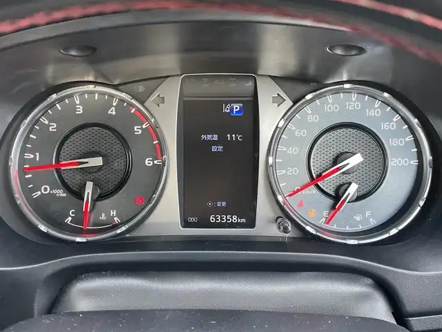 トヨタ ハイラックス Z GRスポーツ 群馬県 2022(令4)年 6.4万km アティチュードブラックマイカ 純正8インチナビ/全周囲カメラ/衝突軽減ブレーキ/レーンディパーチャーアラート/アクティブトラクションコントロール/レーダークルーズコントロール/ETC2.0/ドライブレコーダー/パドルシフト/ハーフレザーシート/パワーシート（運転席）/左右独立温度調整機能付オートエアコン/JAOS17インチアルミ/JAOSマッドガード/社外トノカバー