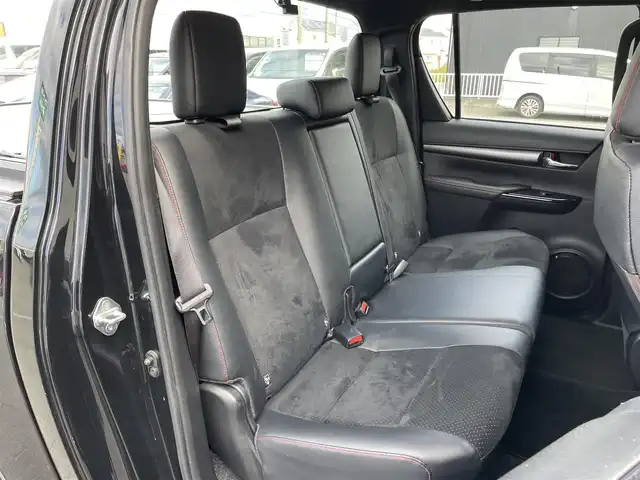 トヨタ ハイラックス Z GRスポーツ 群馬県 2022(令4)年 6.4万km アティチュードブラックマイカ 純正8インチナビ/全周囲カメラ/衝突軽減ブレーキ/レーンディパーチャーアラート/アクティブトラクションコントロール/レーダークルーズコントロール/ETC2.0/ドライブレコーダー/パドルシフト/ハーフレザーシート/パワーシート（運転席）/左右独立温度調整機能付オートエアコン/JAOS17インチアルミ/JAOSマッドガード/社外トノカバー