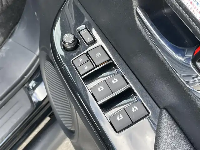 トヨタ ハイラックス Z GRスポーツ 群馬県 2022(令4)年 6.4万km アティチュードブラックマイカ 純正8インチナビ/全周囲カメラ/衝突軽減ブレーキ/レーンディパーチャーアラート/アクティブトラクションコントロール/レーダークルーズコントロール/ETC2.0/ドライブレコーダー/パドルシフト/ハーフレザーシート/パワーシート（運転席）/左右独立温度調整機能付オートエアコン/JAOS17インチアルミ/JAOSマッドガード/社外トノカバー