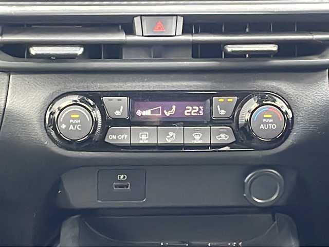 日産 ノート S FOUR 福島県 2021(令3)年 6.8万km ブリリアントシルバー 4WD 衝突軽減ブレーキ バック全方位カメラ（バックミラー型）オーディオ 前席シートヒーターETC コーナーセンサー レーンキープアシスト オートマチックハイビーム横滑り防止機能 スマートキー スペアキー